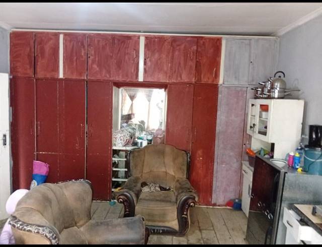 11 BEDROOM HOUSE FOR SALE IN KENILWORTH